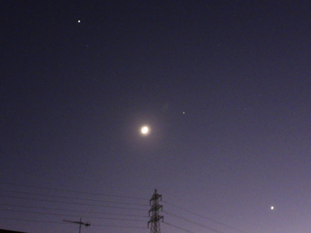 月と金星と土星と木星と (2).JPG